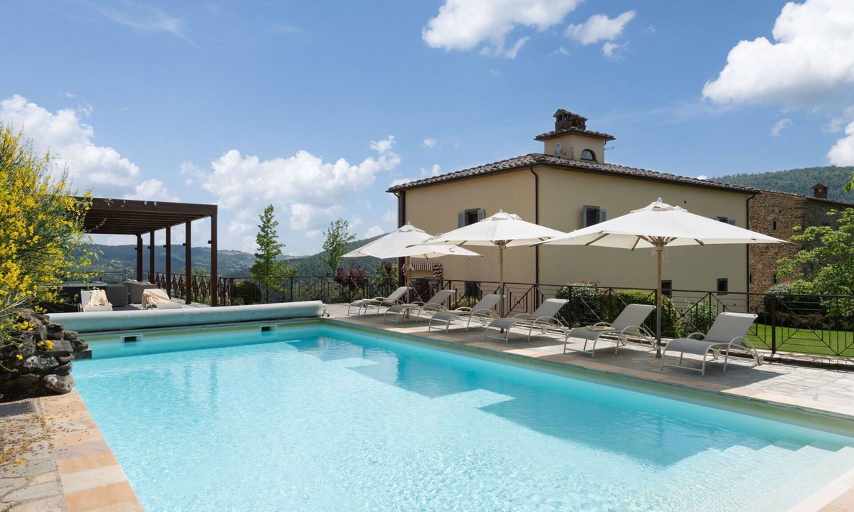 Subbiano Villa | Private Villa with WIFI, hot tub, A/C, private pool, TV, patio, panoramic view, close to Arezzo