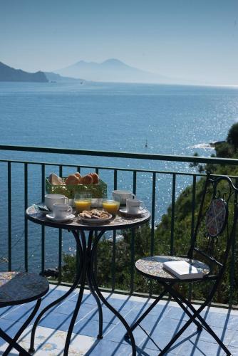 Procida Bed & Breakfast | Punta Lingua Relais- Room 1 Sunrise Terrace