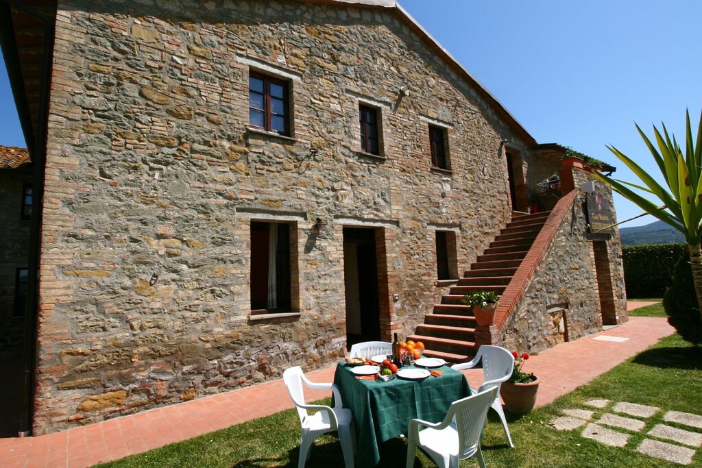 Collesanto Apartment | Quaint Cottage in Magione with Swimming Pool