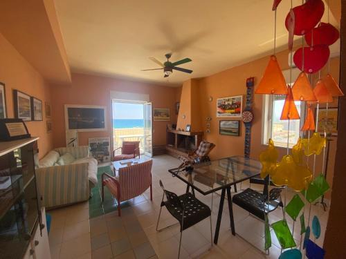 Marina di Schiavonea Apartment | Rainbow Seafront Apartment