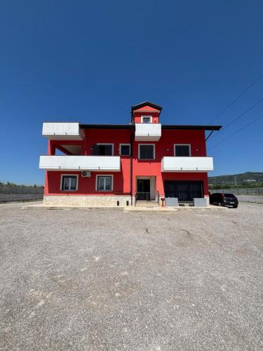 Montecorvino Rovella Apartment | Red House
