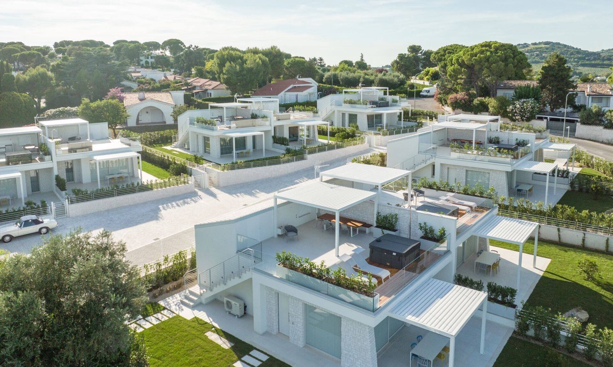 Villaggio Taunus Apartment | Ref. VM7 Summer Rental – Two Bedroom apartment with sea view, terrace and jacuzzi