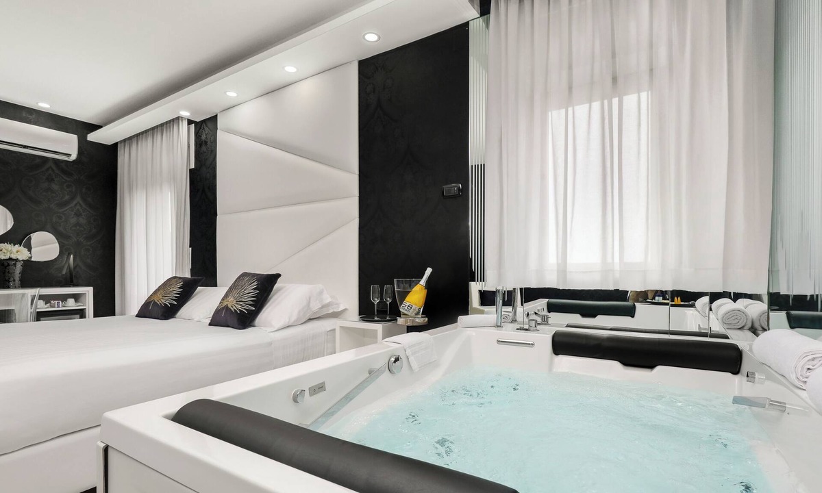 Casapulla Hotel | Reggia Suite Spa Hotel