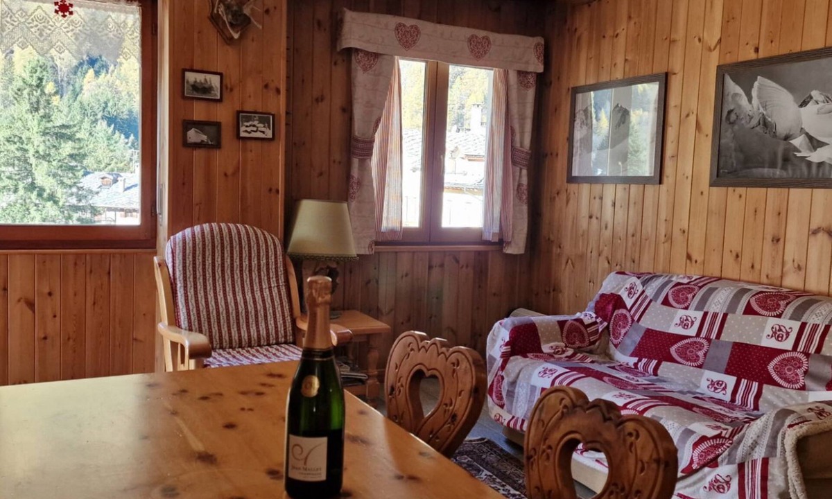 Gressoney-Saint-Jean Apartment | Renovated, bright apartment centrally located