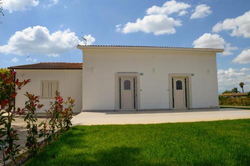 Scanzano Jonico House | RESIDENCE CIMINO By Termitito