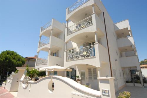 Grottammare Apartment | Residence Costa Smeralda