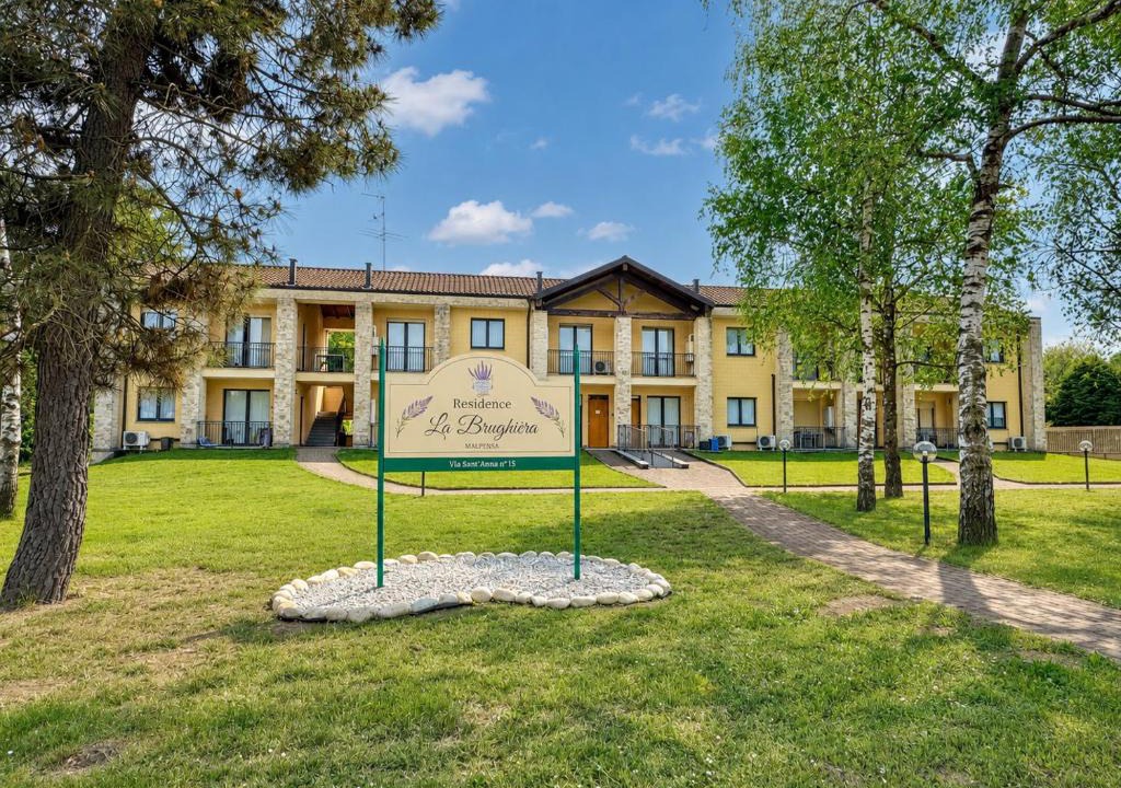 Lonate Pozzolo Apartment | Residence La Brughiera Malpensa