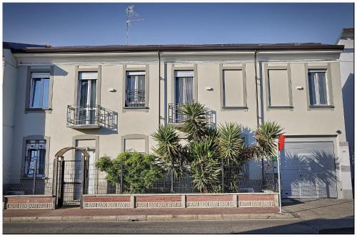 Trecate Bed & Breakfast | Residenza Le Palme