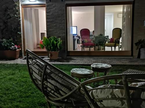 Citta Sant'Angelo Apartment | Residenza Sant'Angelo Appartamento ampio con Giardino vicino al Mare