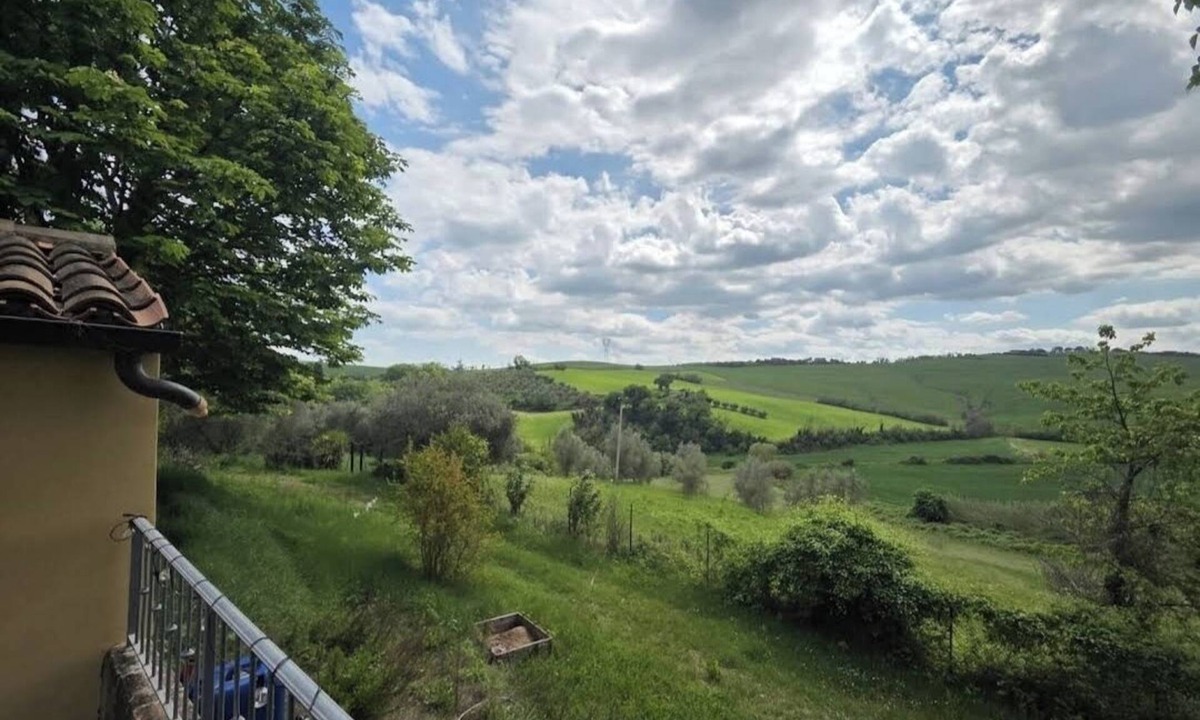 Fano House | Rider's lease in ancient Marche farmhouse amidst the hills