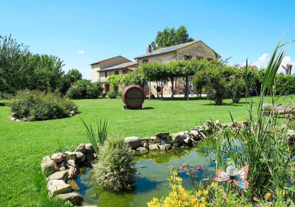 Bettona Apartment | River Melody 151S