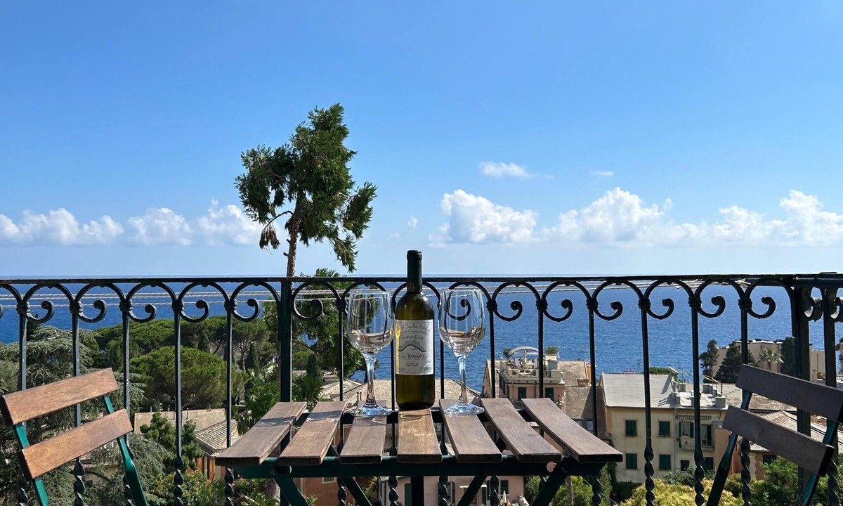 Sant'Ilario Apartment | Romantic apartament with sea view in Genova Nervi