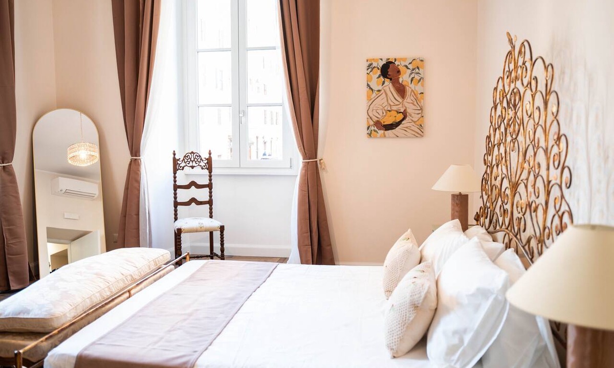 Quartiere Coppede Apartment | RomAntica near Villa Borghese: Design & Comfort in Rome’s Heart (7 Guests)