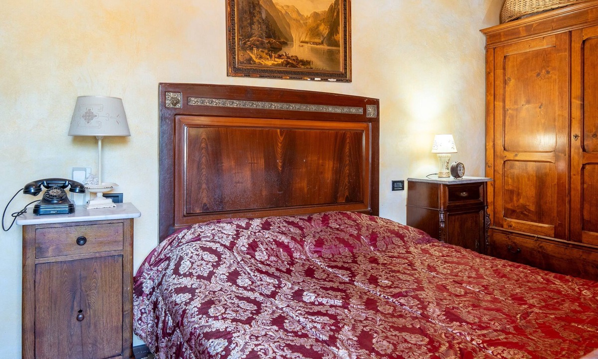Anghiari Apartment | Room 'Beb 1416 Camera' with Shared Terrace, Shared Garden and Wi-Fi