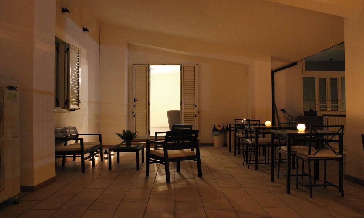Corigliano Calabro House | Room-camelia - Stanza Matrimoniale - B&b