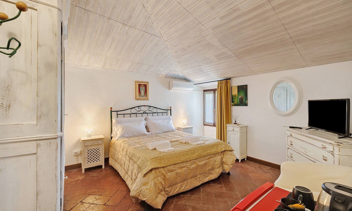 Casalnoceto Apartment | Room 'Camera 2' with Shared Terrace, Wi-Fi and Air Conditioning