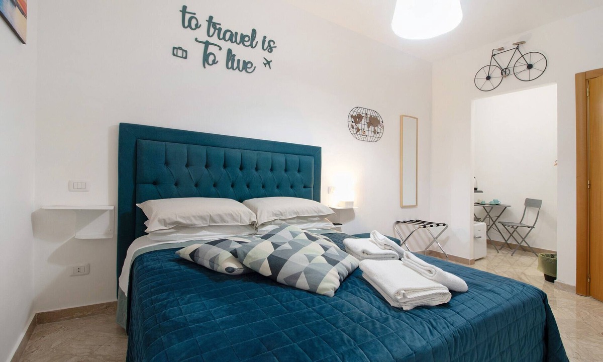 Old Town Apartment | Room 'Ginevra - Camera 2' with Wi-Fi and Air Conditioning