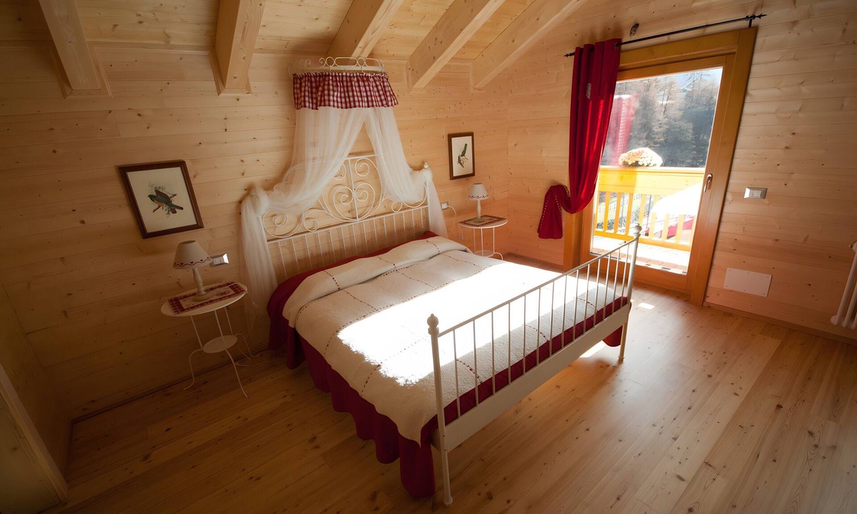 Valtournenche Apartment | Room 'Lampon' with Mountain View, Shared Terrace