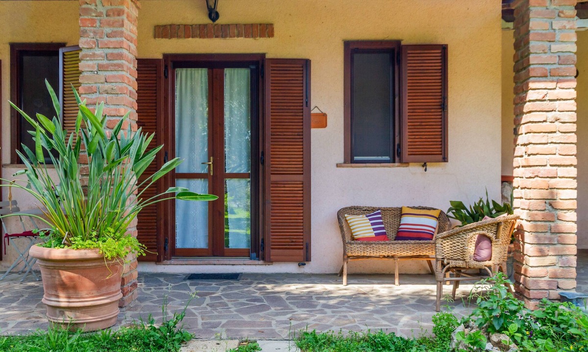 Montorsaio Apartment | Room 'Lillastro - La Rosa' with Shared Garden, Wi-Fi and Air Conditioning