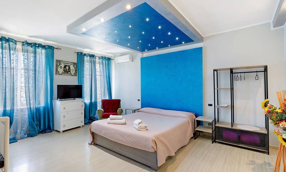 Asti Apartment | Room 'Mammolo' with Private Garden and Air Conditioning