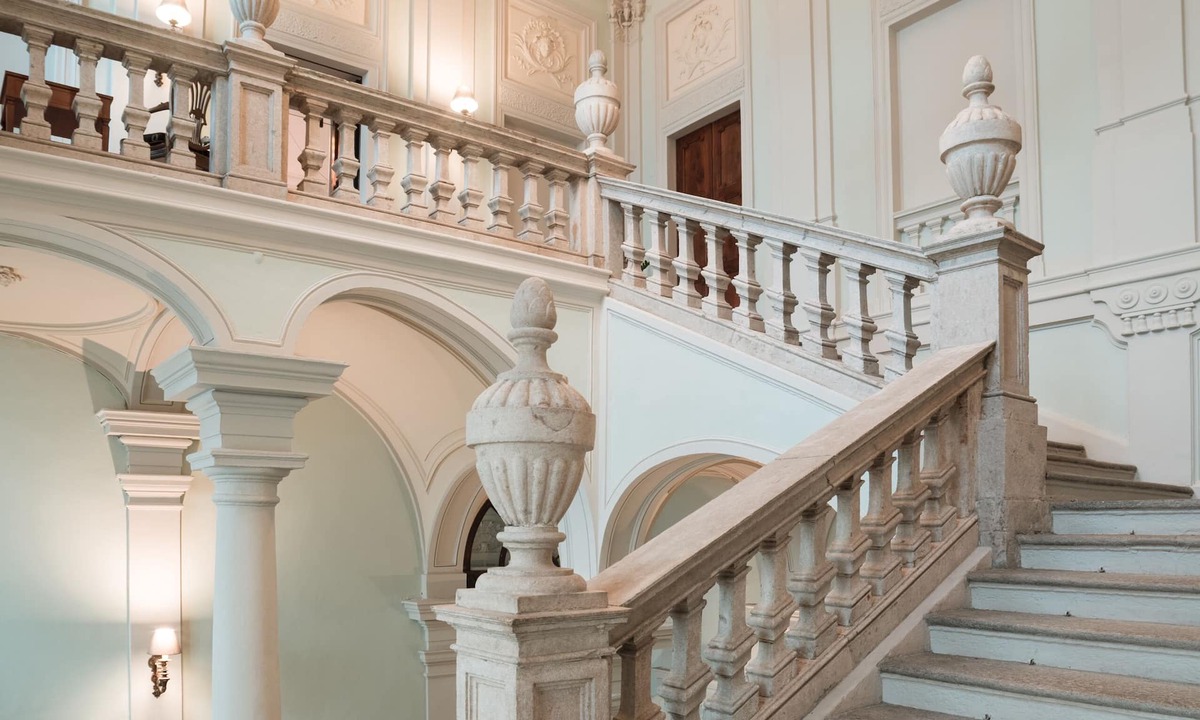 Historic Centre Hotel | Royal Palace Luxury Suites & Hotel