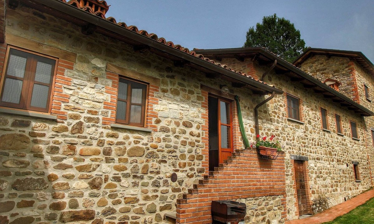 Monte Santa Maria Tiberina House | Rustic Serenity Farmhouse