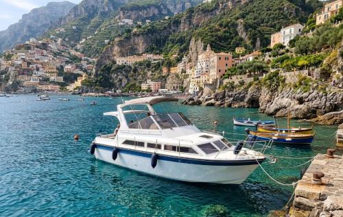 Magazzeno Boat Rental | Salerno B&B on Boat Poetica