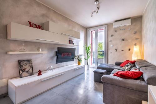 San Siro Apartment | San Siro - Apartment with Terrace and Parking