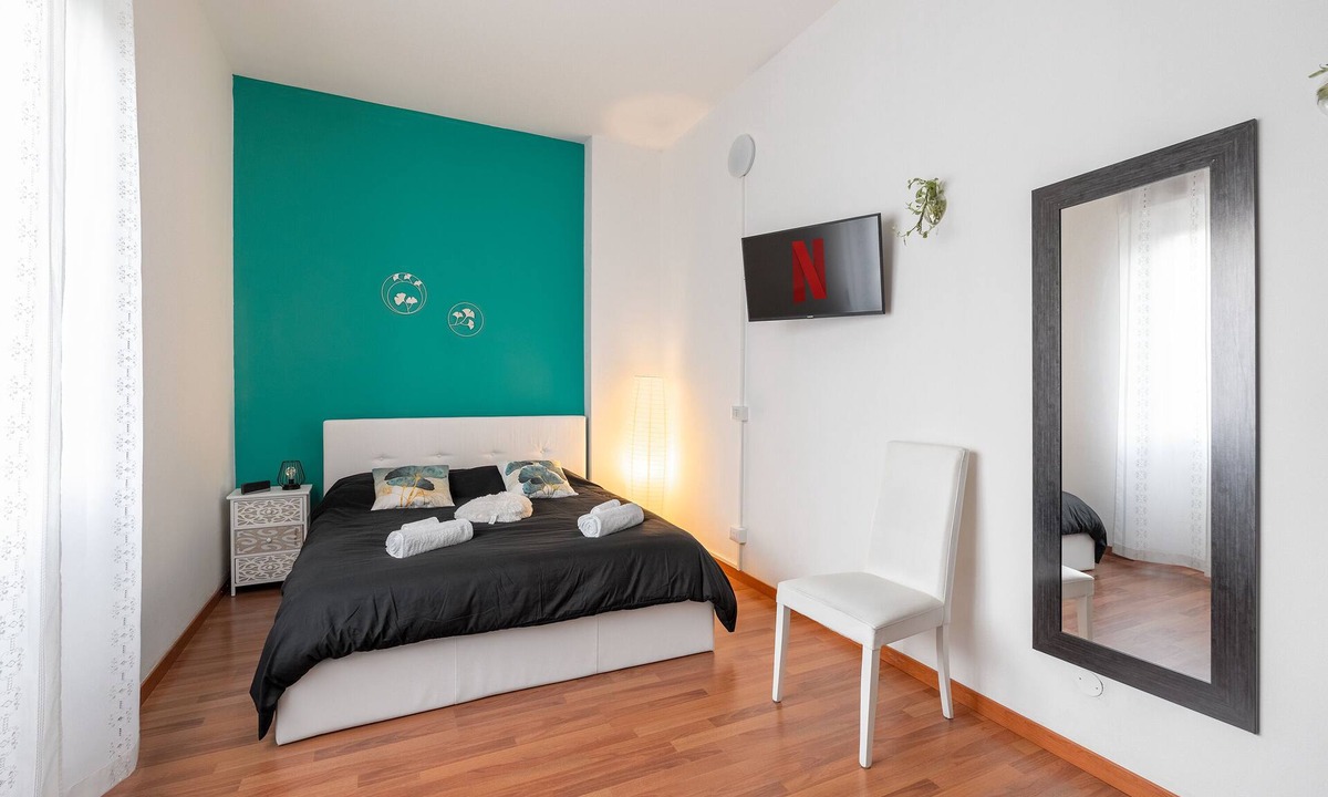 Forze Armate - Sella Nuova Apartment | [San Siro] Large Apartment Sleeps 6 Free Wifi Netflix