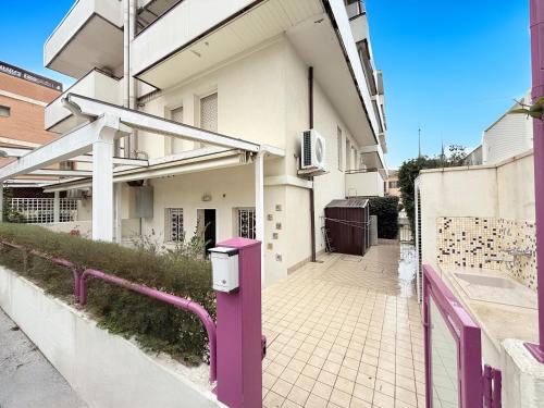 Senigallia Apartment | SE203 - Senigallia, trilocale a pochi passi dal mare con portico e posto auto