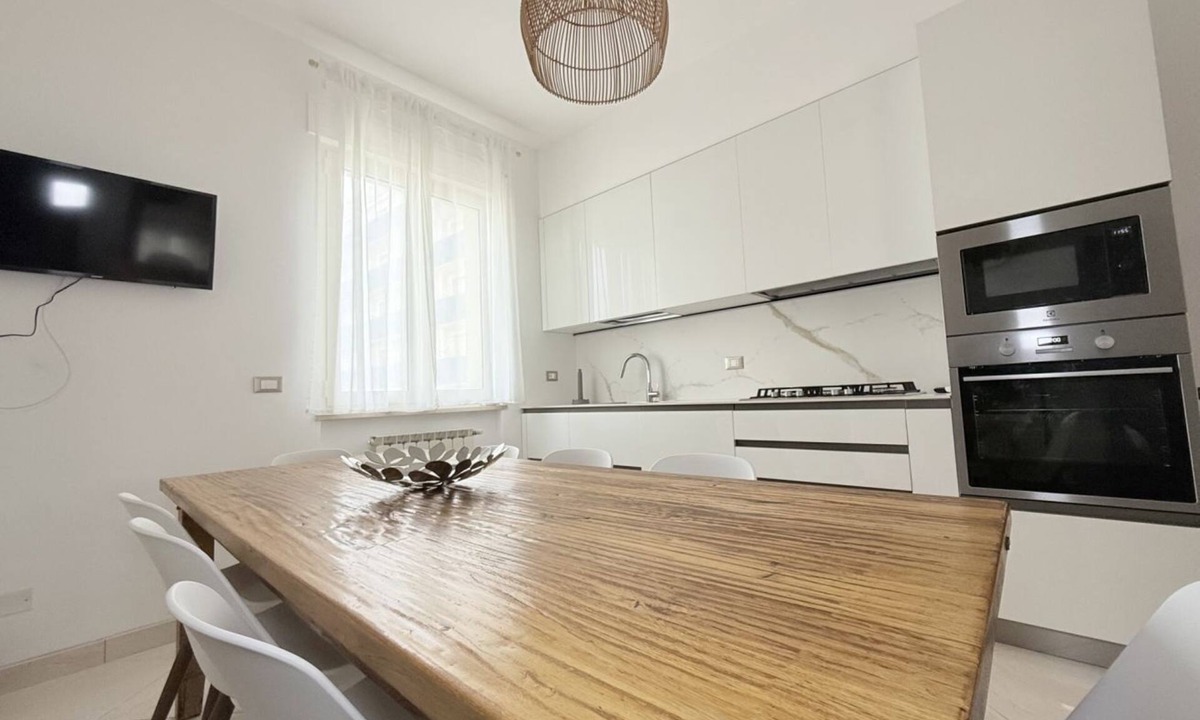 Senigallia Apartment | SE216 – Senigallia, spacious and bright four-room apartment 50 meters from the beach