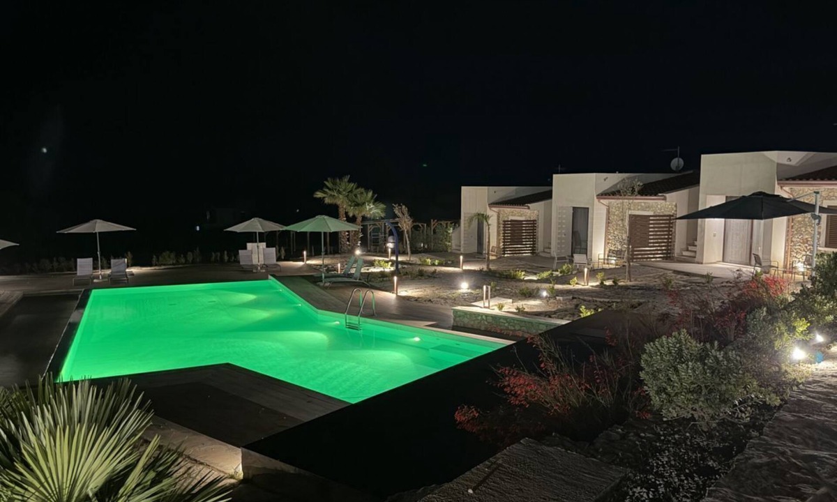 Bonifati Apartment | Sea-view apartment with a pool