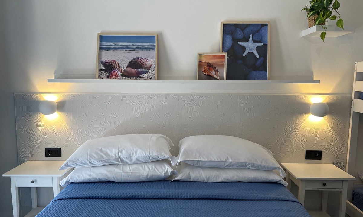 Marina Di Camerota Bed & Breakfast | Sea view room with private terrace