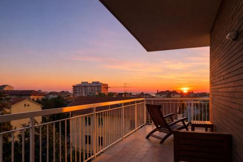 Grottammare Apartment | Sea View Solarium- Free parking - 8 min beach - 3 min A14 - Mastrangelo Beach