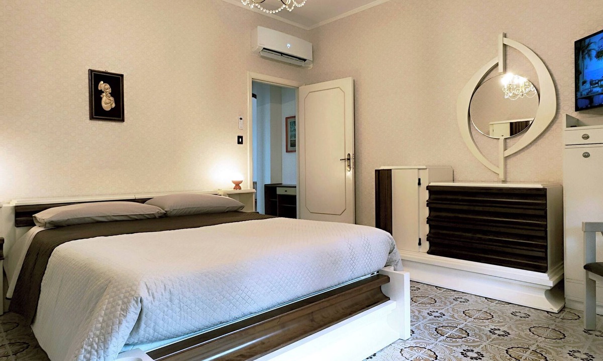 Laura Apartment | Seaside House Paestum (room & kitchen)