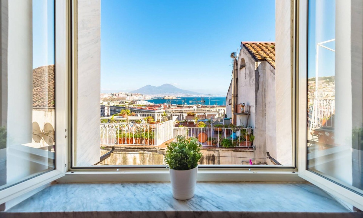 Mergellina Apartment | Seaview Apartment in Posillipo by Wonderful Italy