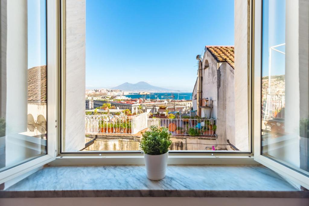 Mergellina Apartment | Seaview Apartment in Posillipo by Wonderful Italy