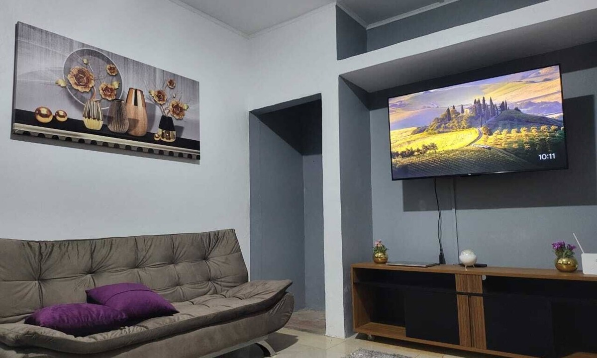 Bouvet Island House | SERENE COTTAGE at East Airport BushRoad Accra