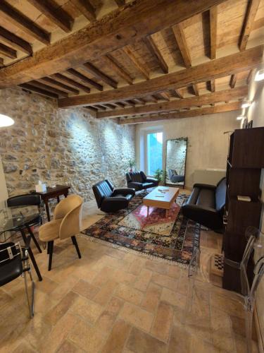 Allerona House | Six Keys Guesthouse