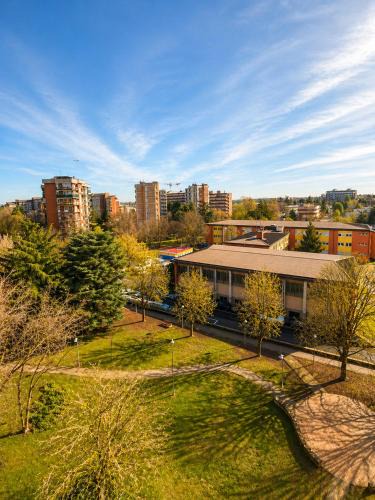 San Donato Milanese Apartment | SkyView San Donato 30 minuti dal Duomo-5 minuti a piedi dal Policlinico