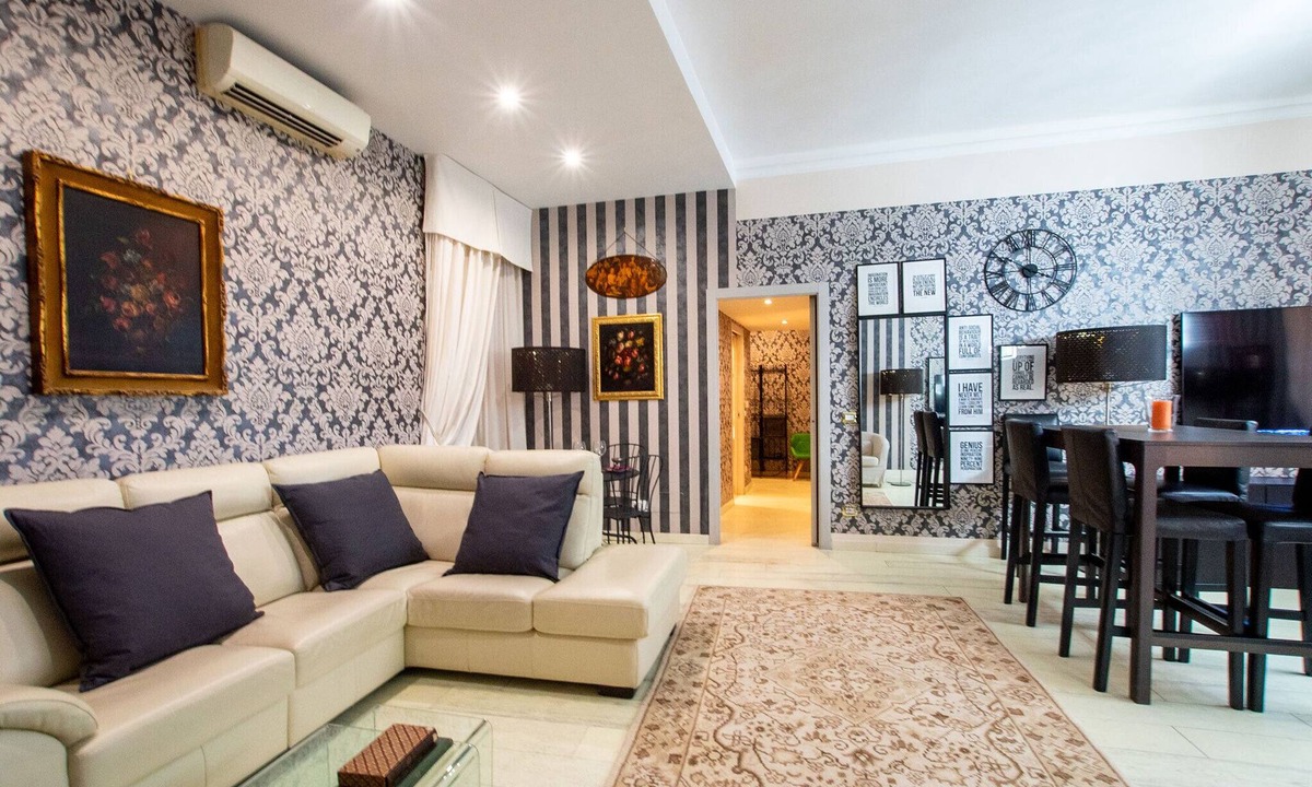 Monti Apartment | Smart House Colosseo by BarbarHouse