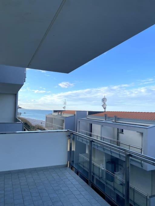 Torino di Sangro Apartment | smeraldo sul mare con grande balcone