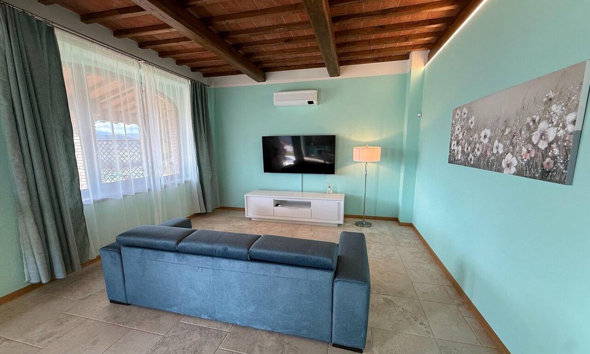 Poppi House | Spacious apartment in Poppi with shared pool