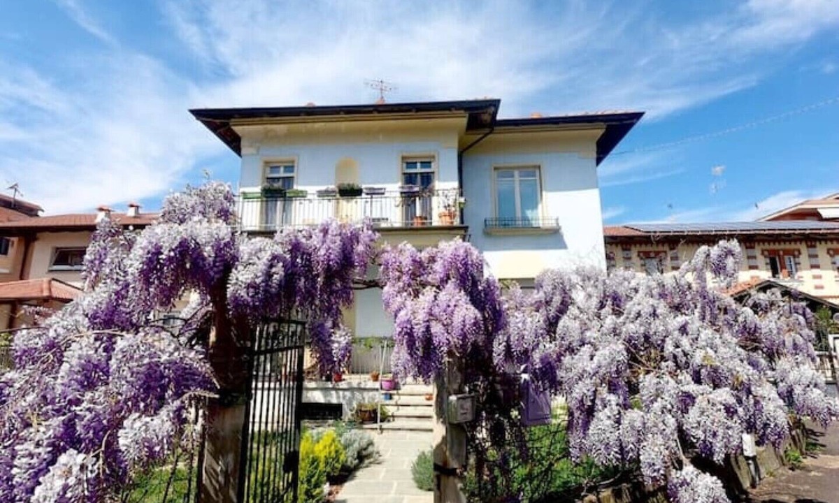 Roreto House | Spacious bright and quiet house with garden in Bra