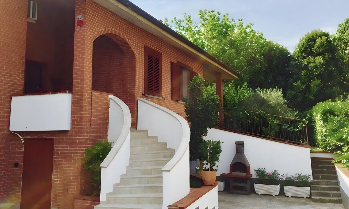 Vigano Villa | Spacious Italian garden villa near Milan & Rho