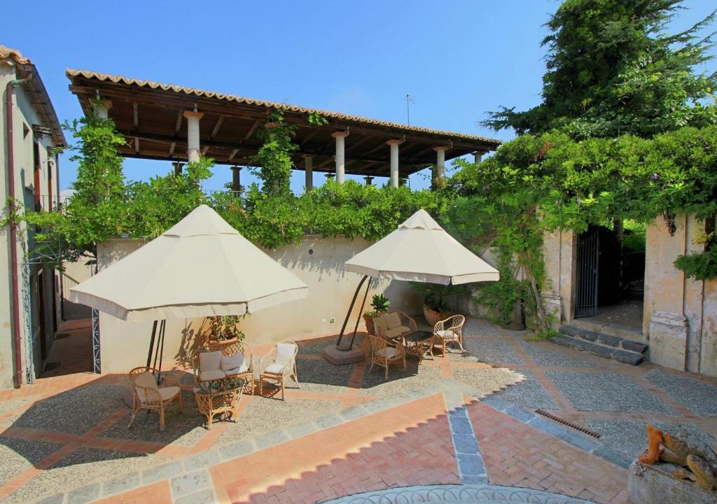 Fitili House | Spacious Mansion in Parghelia near Sea