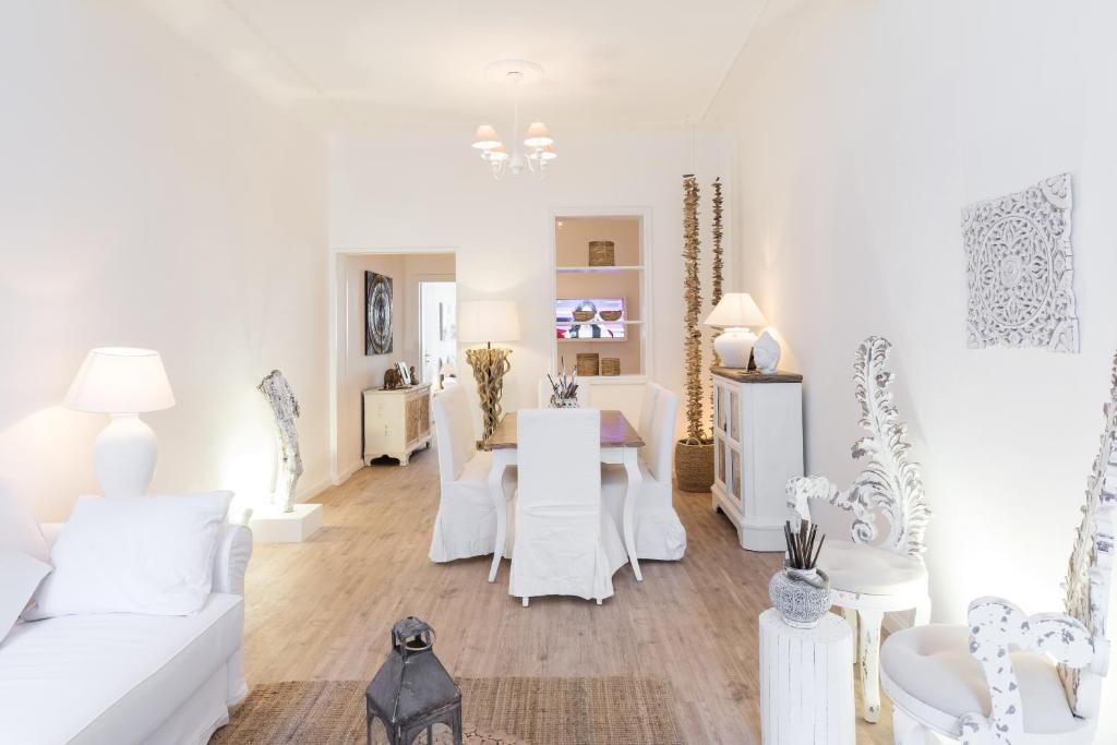 Rione III Colonna Apartment | Spanish Steps 52 Luxury