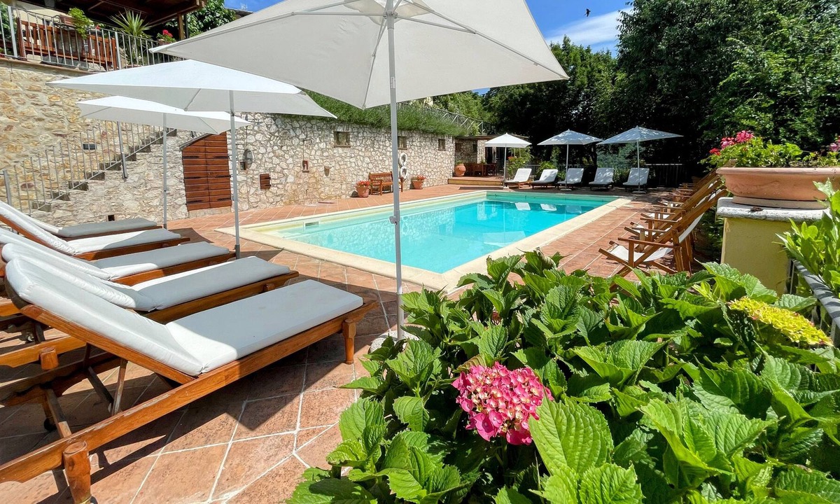 Strettura Apartment | Spoleto Splash:casa Piscina/slps 4/wifi/dishwasher - very pretty setting nr pool