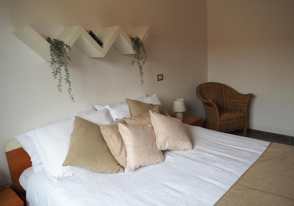 Alba Apartment | Strada Romano House