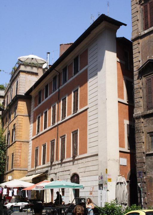 Rione V Ponte Apartment | Studio della Pace, Classy & Charming - RENOVATED